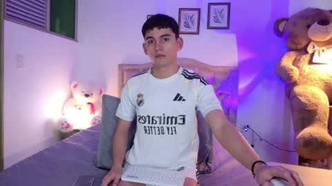 Esteban online show from May 8, 2026, 11:04 am