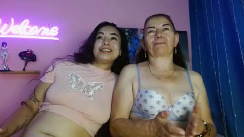 Snapshot of estefania_344 chatting on October 6, 2025, 8:17 pm estefania_344 online show from October 6, 2025, 8:17 pm