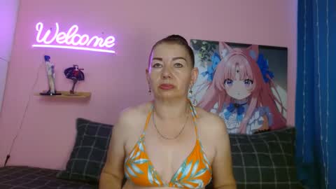 Snapshot of estefania_344 chatting on October 11, 2025, 8:29 pm estefania_344 online show from October 11, 2025, 8:29 pm