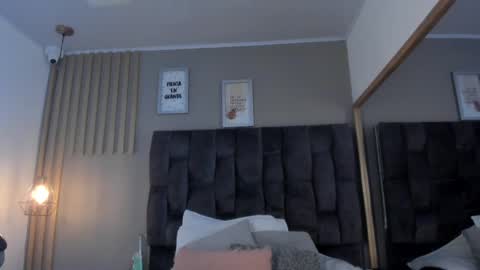 Snapshot of estefania__gomez chatting on February 19, 2025, 8:10 pm estefania__gomez online show from February 19, 2025, 8:10 pm