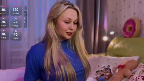 Estella online show from January 8, 2026, 10:39 am