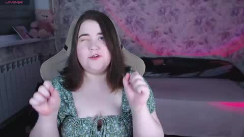 estelle_hicks online show from May 10, 2026, 7:08 pm