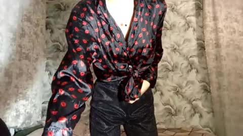 Snapshot of estellekirbo chatting on February 14, 2026, 4:26 pm estellekirbo online show from February 14, 2026, 4:26 pm