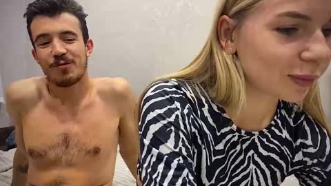 Snapshot of ester_vixen chatting on September 17, 2025, 3:24 pm Ester online show from September 17, 2025, 3:24 pm