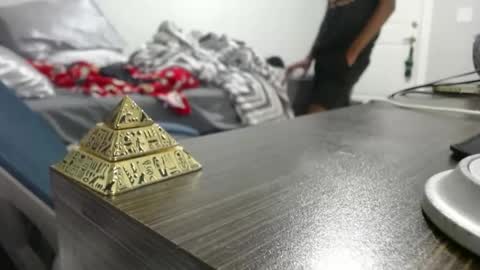 Snapshot of estessaid chatting on September 29, 2025, 2:06 am 94Bottles online show from September 29, 2025, 2:06 am