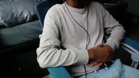 Snapshot of estessaid chatting on October 28, 2025, 8:44 pm 94Bottles online show from October 28, 2025, 8:44 pm