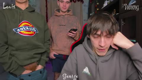 Snapshot of esthetics_boys chatting on January 7, 2025, 6:56 pm LOUIS online show from January 7, 2025, 6:56 pm