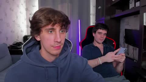 Snapshot of esthetics_boys chatting on March 7, 2025, 1:18 pm LOUIS online show from March 7, 2025, 1:18 pm