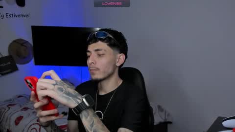 estivenvel online show from November 4, 2025, 5:45 pm