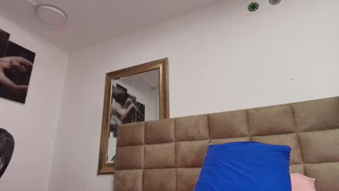 Snapshot of estrella_hanks_ chatting on January 17, 2025, 11:59 am Estrella online show from January 17, 2025, 11:59 am