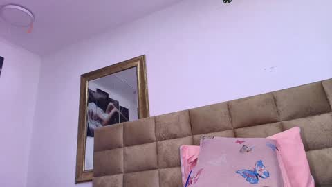 Snapshot of estrella_hanks_ chatting on January 30, 2025, 11:55 am Estrella online show from January 30, 2025, 11:55 am