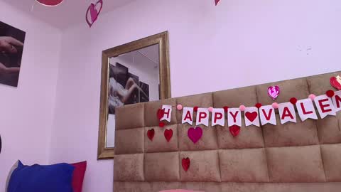 Snapshot of estrella_hanks_ chatting on February 7, 2025, 11:56 am Estrella online show from February 7, 2025, 11:56 am
