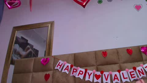 Snapshot of estrella_hanks_ chatting on February 8, 2025, 6:01 pm Estrella online show from February 8, 2025, 6:01 pm
