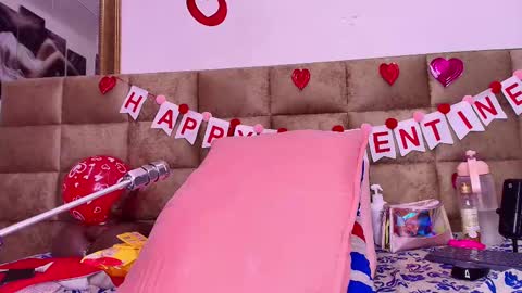 Snapshot of estrella_hanks_ chatting on February 14, 2025, 3:05 pm Estrella online show from February 14, 2025, 3:05 pm