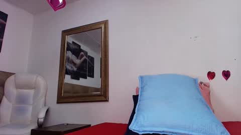 Snapshot of estrella_hanks_ chatting on March 10, 2025, 11:53 am Estrella online show from March 10, 2025, 11:53 am