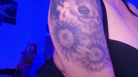Snapshot of estrella_hanks_ chatting on September 12, 2025, 11:54 am Estrella online show from September 12, 2025, 11:54 am