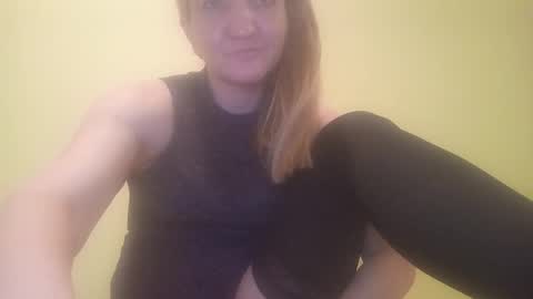 Snapshot of estrellawalters chatting on December 21, 2024, 8:32 pm estrellawalters online show from December 21, 2024, 8:32 pm