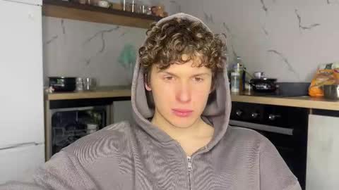 Snapshot of estremecerse chatting on February 26, 2026, 7:24 pm Alex online show from February 26, 2026, 7:24 pm