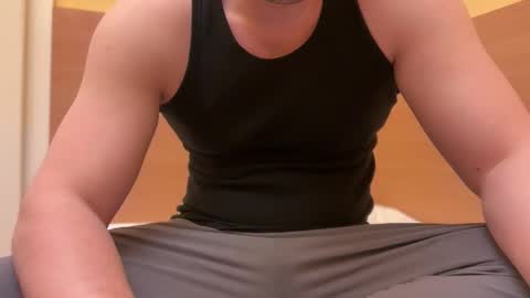 Snapshot of etat_on chatting on December 14, 2025, 10:58 pm Tom online show from December 14, 2025, 10:58 pm