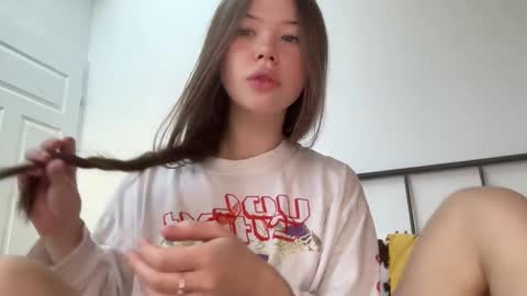 nika 3 online show from October 31, 2025, 1:45 pm