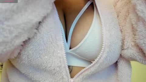 Snapshot of eternalmuse chatting on May 22, 2026, 9:04 am eternalmuse online show from May 22, 2026, 9:04 am