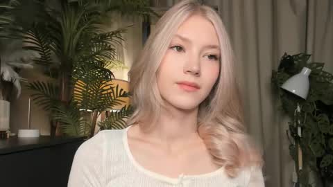 Natalie online show from December 3, 2025, 5:48 am