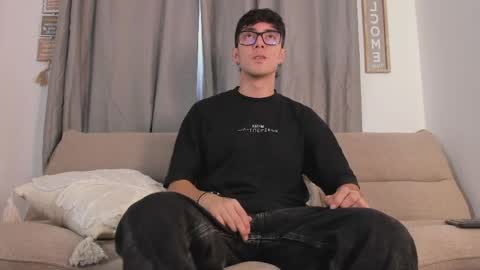 etham_wolf1 online show from March 30, 2026, 5:47 pm
