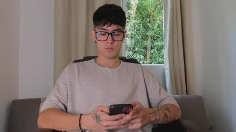 etham_wolf1 online show from April 22, 2026, 5:03 pm