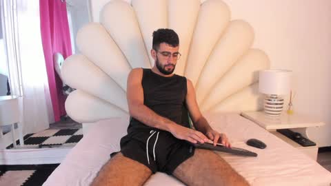 Snapshot of ethan__walker chatting on January 31, 2025, 4:48 pm Ethan online show from January 31, 2025, 4:48 pm