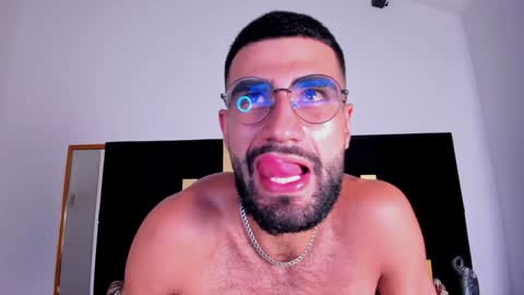 Snapshot of ethan__walker chatting on February 4, 2025, 1:45 am Ethan online show from February 4, 2025, 1:45 am