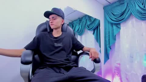 Snapshot of ethan_boy_ chatting on December 17, 2024, 1:07 am Ethan online show from December 17, 2024, 1:07 am