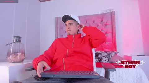 Snapshot of ethan_boy_ chatting on November 25, 2025, 9:04 pm Ethan online show from November 25, 2025, 9:04 pm