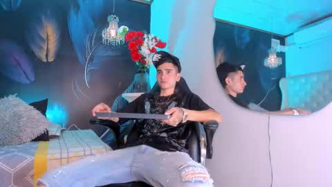 Snapshot of ethan_boy_ chatting on December 19, 2025, 9:33 pm Ethan online show from December 19, 2025, 9:33 pm