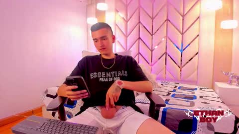 Snapshot of ethan_boy_ chatting on February 7, 2026, 8:23 pm Ethan online show from February 7, 2026, 8:23 pm