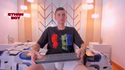 Snapshot of ethan_boy_ chatting on February 17, 2026, 8:04 pm Ethan online show from February 17, 2026, 8:04 pm