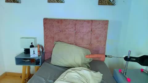 ethan  online show from February 7, 2026, 5:00 am