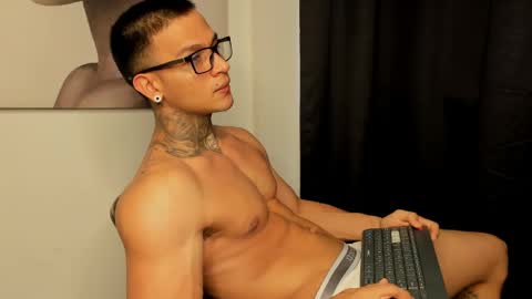 Snapshot of ethan_devis7 chatting on May 27, 2026, 8:50 pm Ethan - Independent model online show from May 27, 2026, 8:50 pm