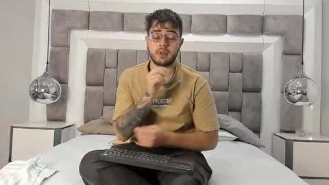 ethan_greys online show from November 24, 2025, 3:50 am