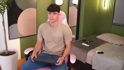 ethan_occonor online show from September 24, 2025, 6:44 pm