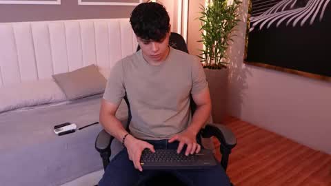 ethan_occonor online show from October 23, 2025, 12:59 pm