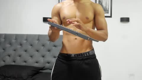 Snapshot of ethan_smitth1 chatting on February 9, 2025, 10:00 pm ethan_smitth1 online show from February 9, 2025, 10:00 pm