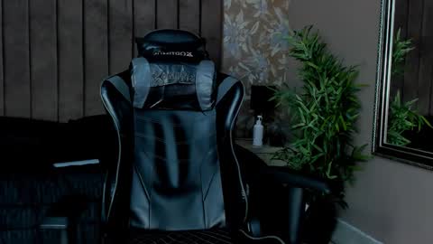 ethanlowell online show from October 8, 2025, 6:55 am