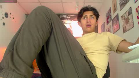 ETHAN online show from October 25, 2025, 4:42 am