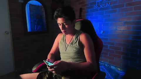 Snapshot of ethann2_ chatting on April 5, 2026, 6:54 am ethann2_ online show from April 5, 2026, 6:54 am