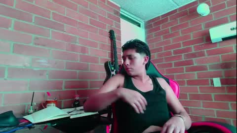 Snapshot of ethann2_ chatting on May 30, 2026, 9:23 pm ethann2_ online show from May 30, 2026, 9:23 pm