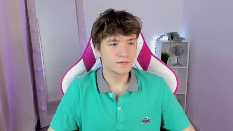 Ethan online show from October 12, 2025, 8:41 pm