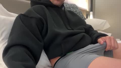 eu_dude online show from November 18, 2025, 2:39 am