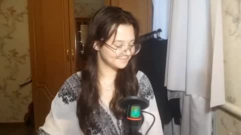 Snapshot of eugeniecarrubba chatting on May 18, 2026, 3:18 pm Lily 1st day online show from May 18, 2026, 3:18 pm