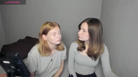 Veronica Tiia Lilith left to right online show from October 17, 2025, 2:19 pm