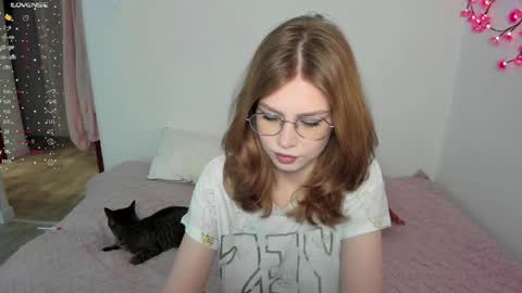 Veronica Tiia Lilith left to right online show from June 1, 2026, 5:58 pm